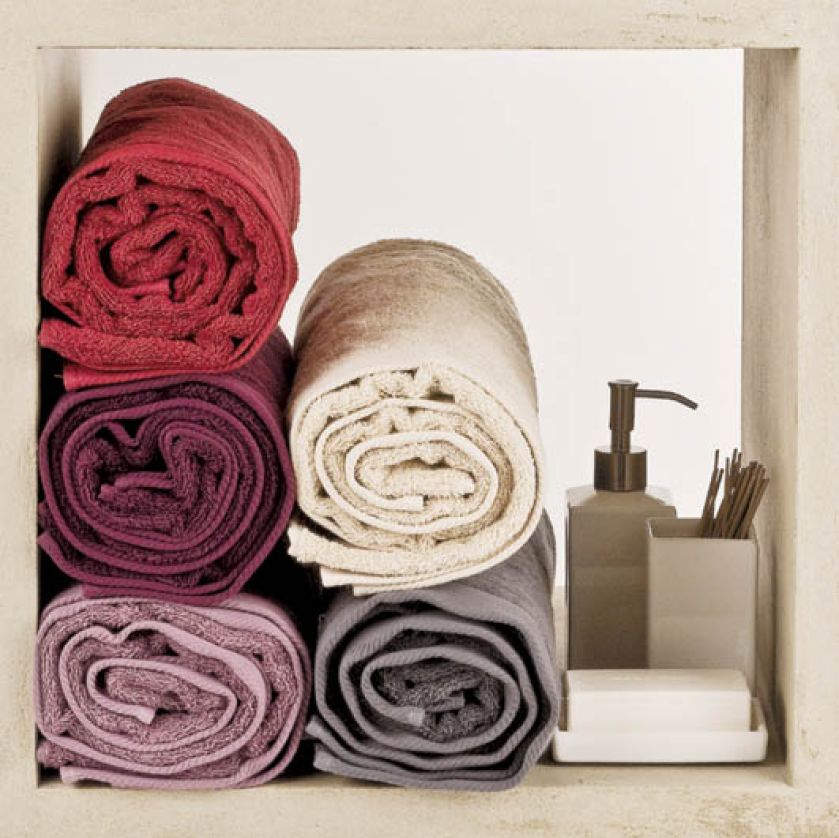 Ręczniki kąpielowe, mydelniczka i dozownik od ZARA HOME