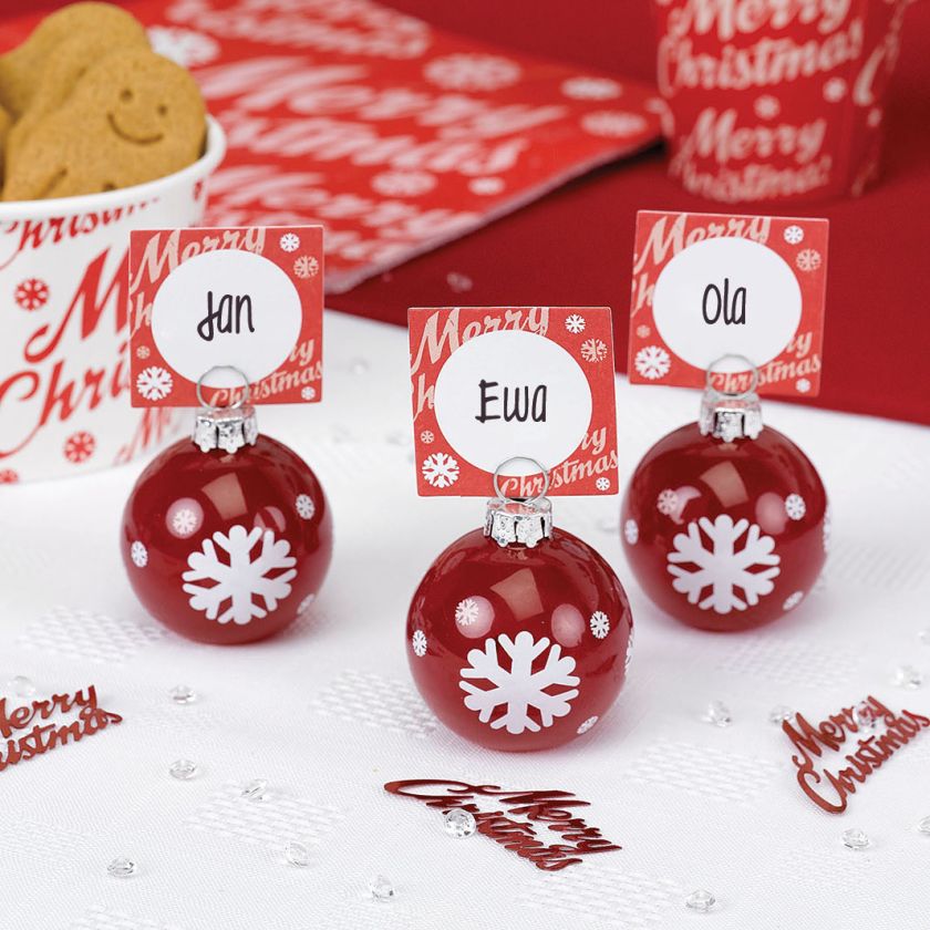 Dekoracje stołu wigilijnego – bombki z imionami