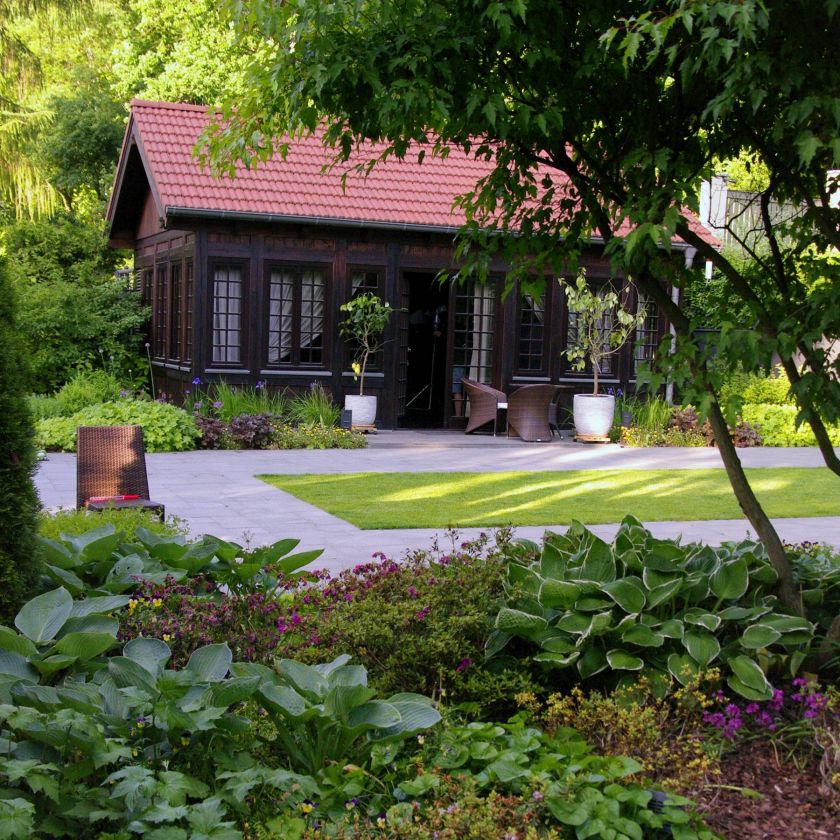 Ogród przy zabytkowej willi w Gdańsku