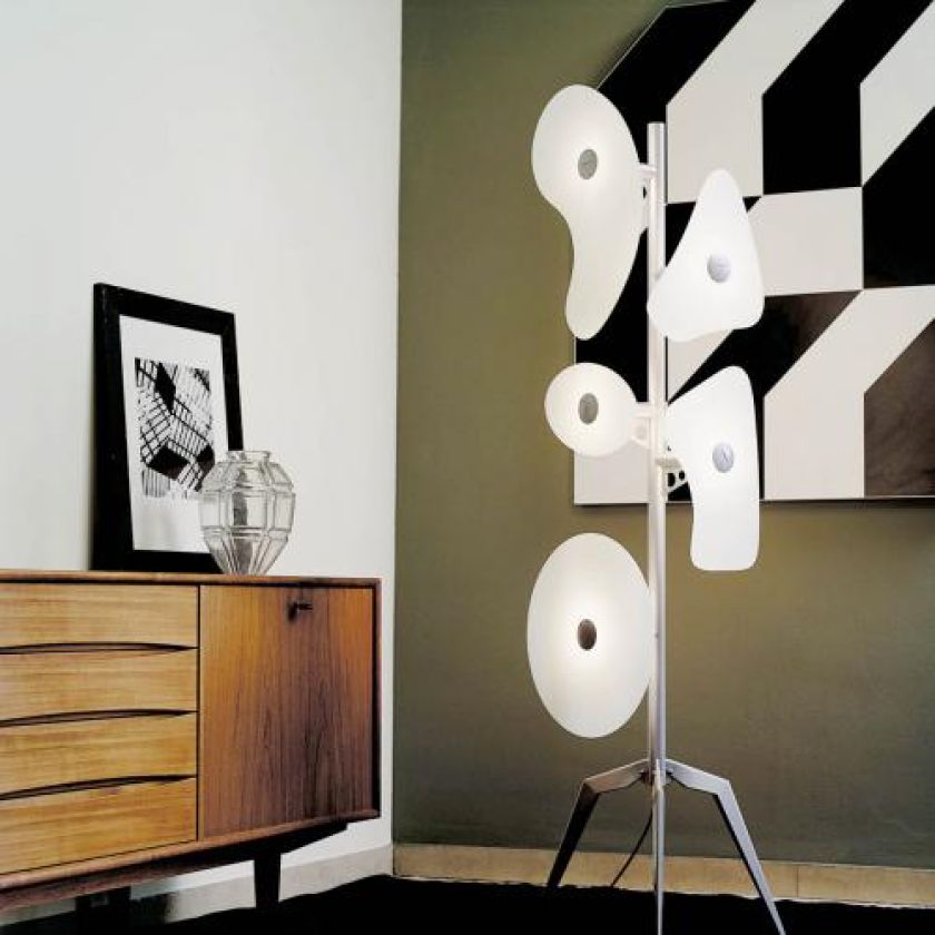 Orbital projektu Ferruccio Lavianiego przeszedł już do historii designu. FOSCARINI