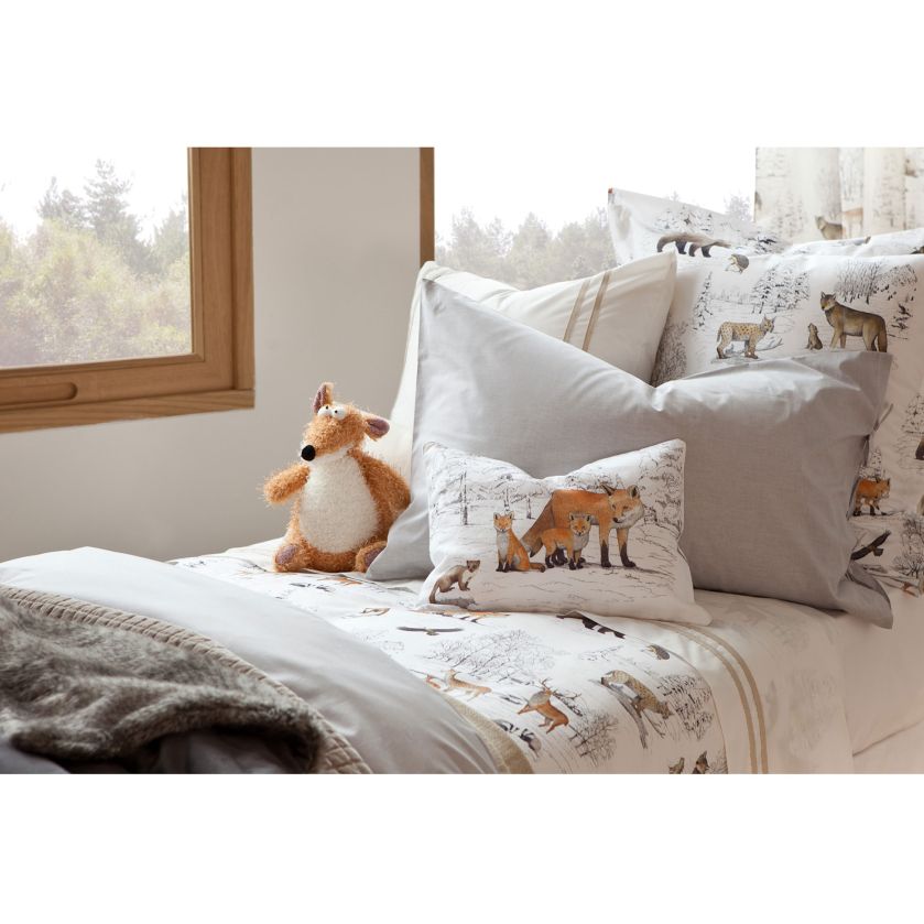 Maluchowi na pewno będzie lepiej się spało w pościeli z puszystymi zwierzakami lub wzorami z ulubionych bajek. Zdjęcia: Zara