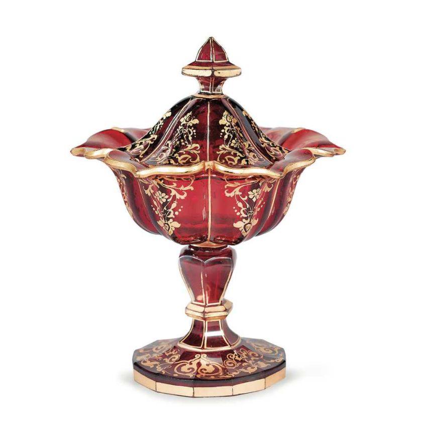 Duża bomboniera z rubinowego szkła, Czechy, XIX w.