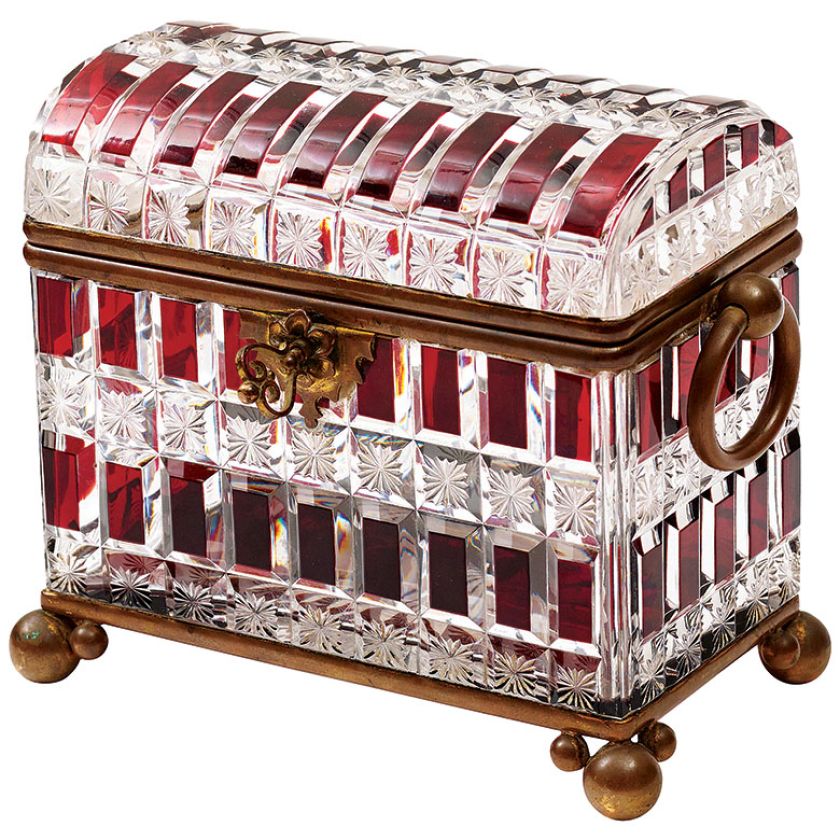 Duża kryształowa szkatułka wykonana we Francji, 1890 r.