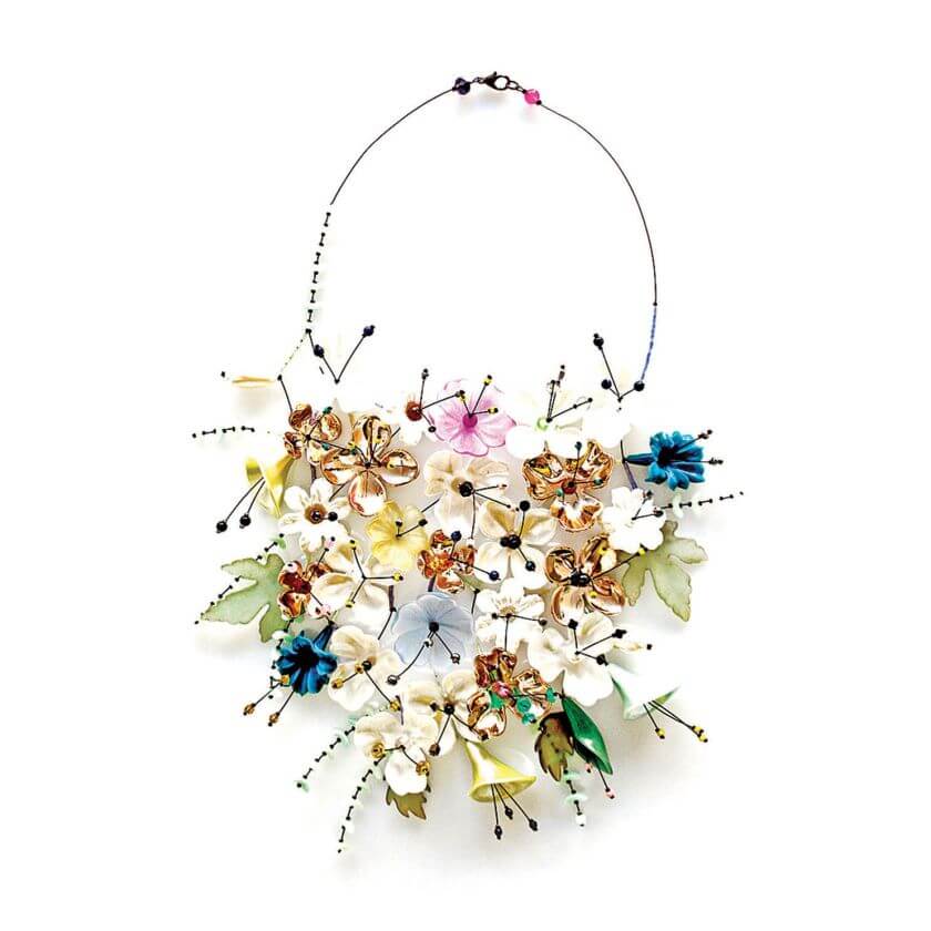 FLOWER BLOSSOM, naszyjnik bułgarskiej artystki Lory Nikolovej, lora-nikolova.com