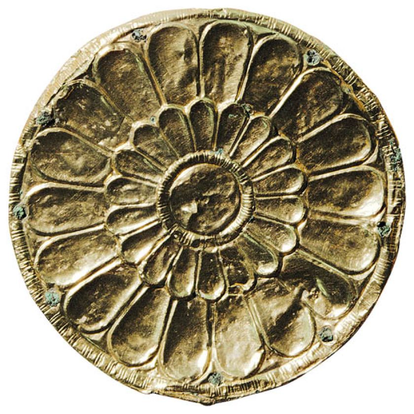 Złoty guzik, fot. EK Pictures. Guzik z pętelką