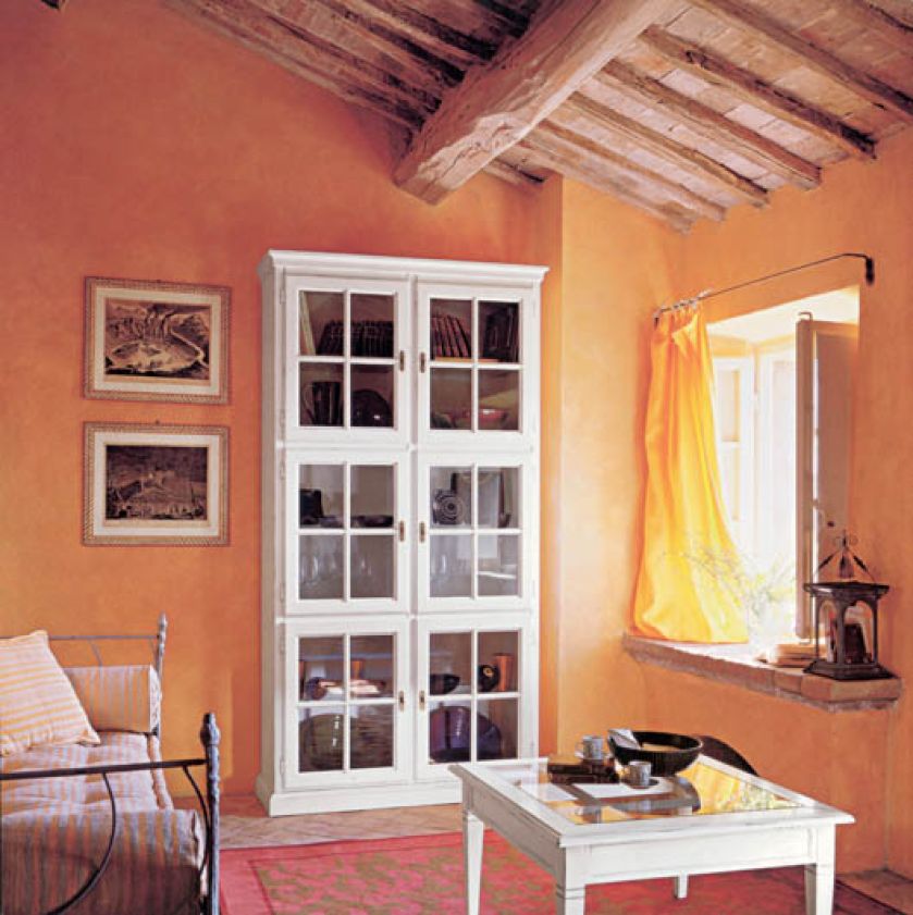 Witryna i stolik z kolekcji Glamour. TONIN CASA