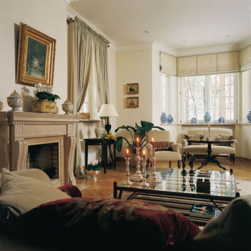 Wystrój konstancińskiej willi utrzymany jest w tradycyjnym stylu, wypełniony atmosferą przytulności i ciepła.