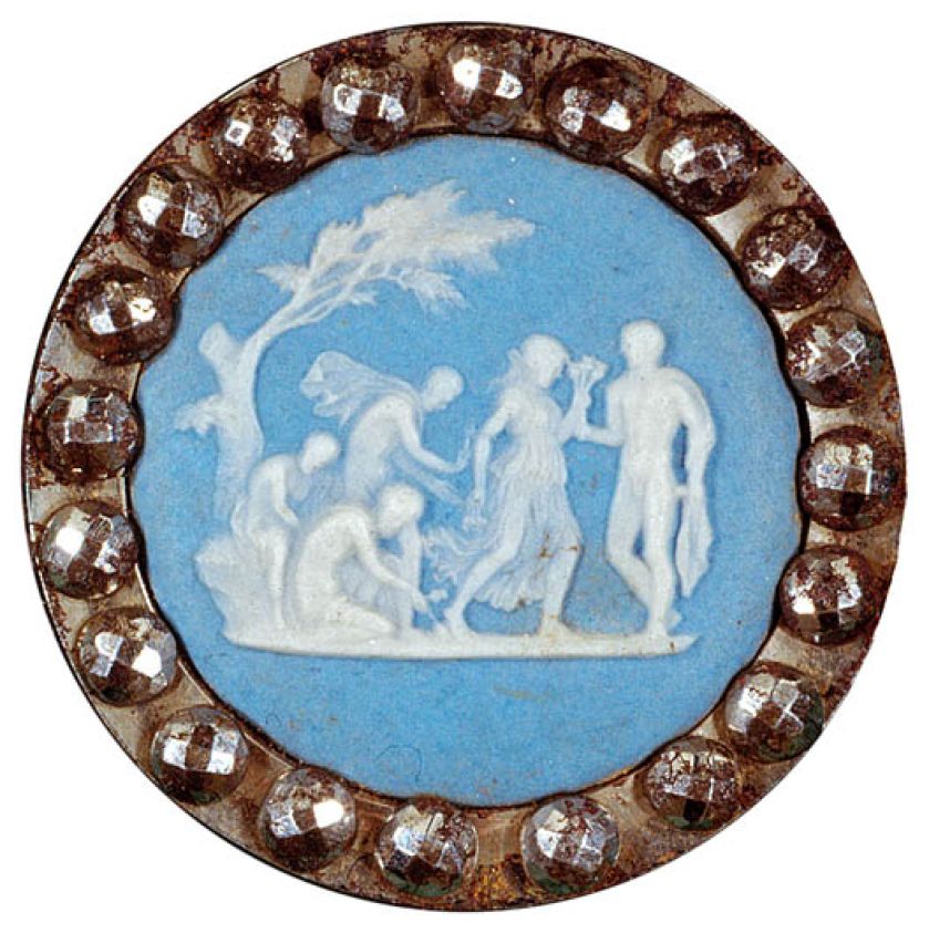 Guzik angielskiej firmy Wedgwood produkującej porcelanę, fot. East News