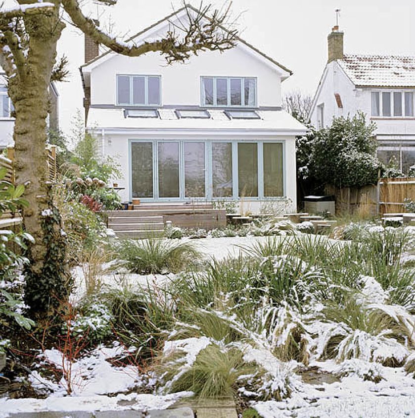 Przeszklona weranda od strony rzeki. Odnowiony dom z lat 60.