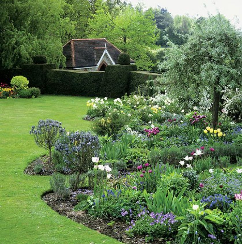 Wiosenne kwiaty w ogrodzie