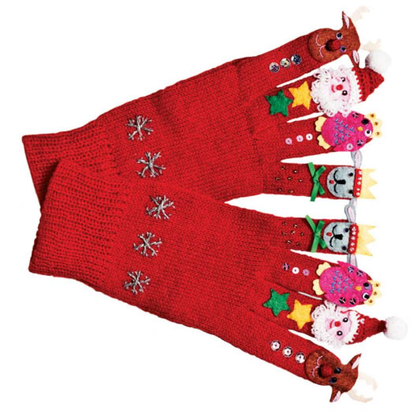 Kukiełkowy teatrzyk i wełniana ochrona na zmarznięte ręce.