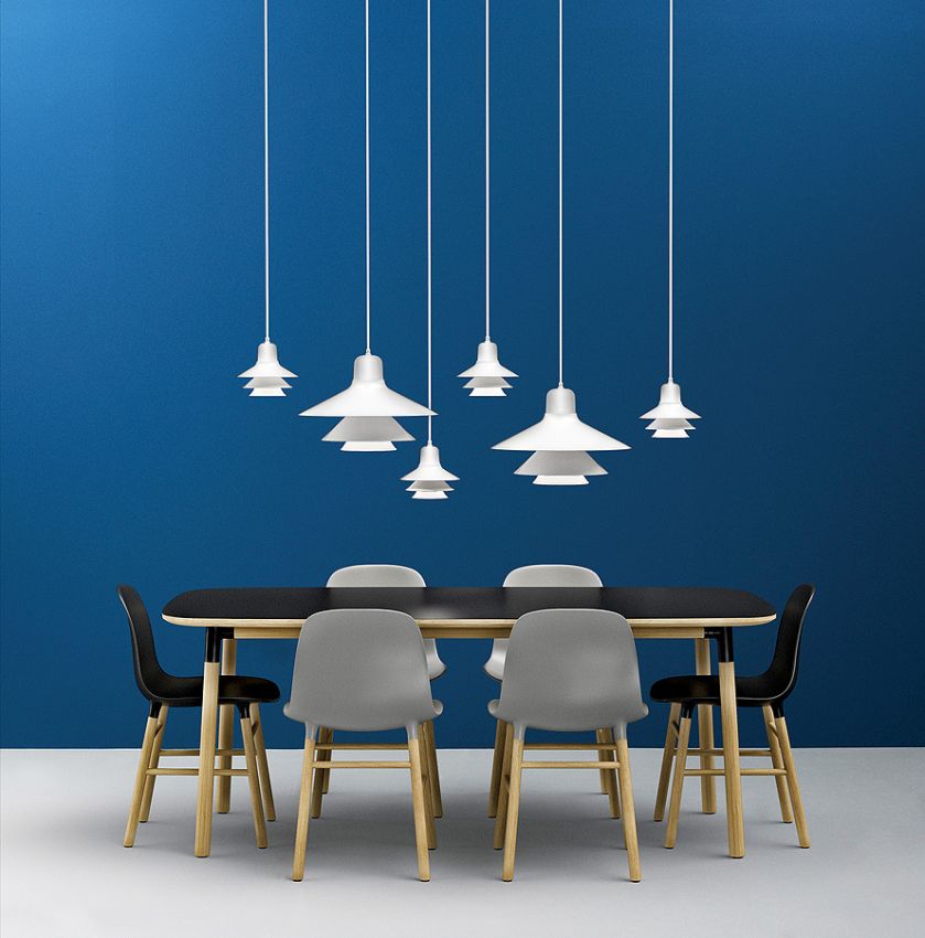 lampy nad stołem w jadalni