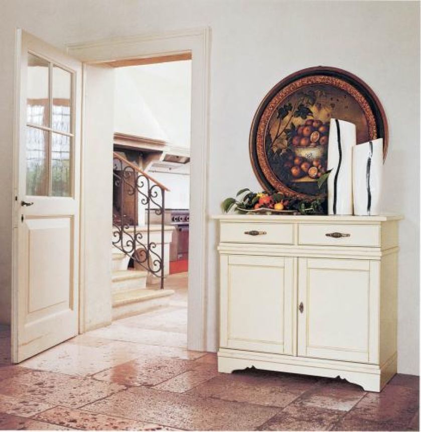 Za lakierowaną komodę Glamour z drewna orzechowego zapłacimy 4230 zł. TONIN CASA