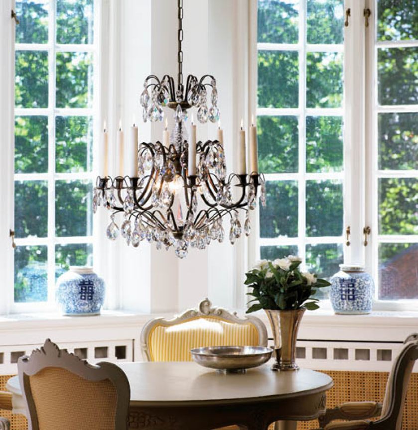 Kronovall ? klasyczny żyrandol kryształowy z ośmioma świecami. ELEKTROMAG