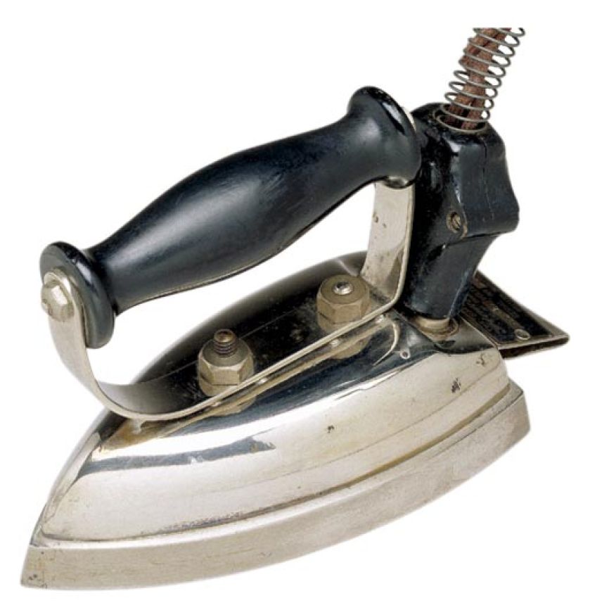 Elektryczne żelazko, angielskie, wyprodukowane przez the Premier Electric Company of Birmingham, fot. East News