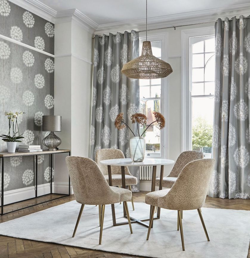 jak ozdobić ścianę w jadalni