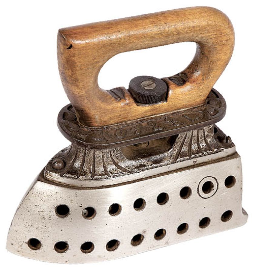 Żelazko na węgiel, koniec XIX w., Muzeum Historyczne Miasta Krakowa, fot. A. Wojtuń/Green Carrot.