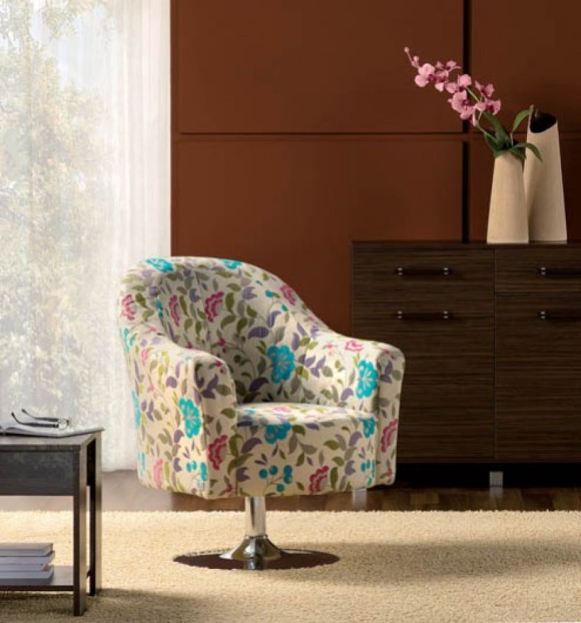 Fotel Clip na obrotowej nodze. MEBLE WAJNERT