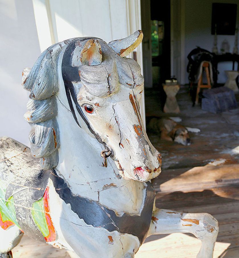 Dworek Karoliny Wajdy. Mój przyjaciel dworek