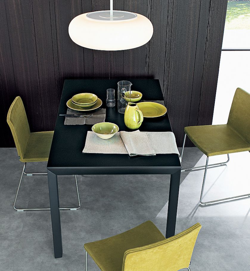 mały stół do jadalni