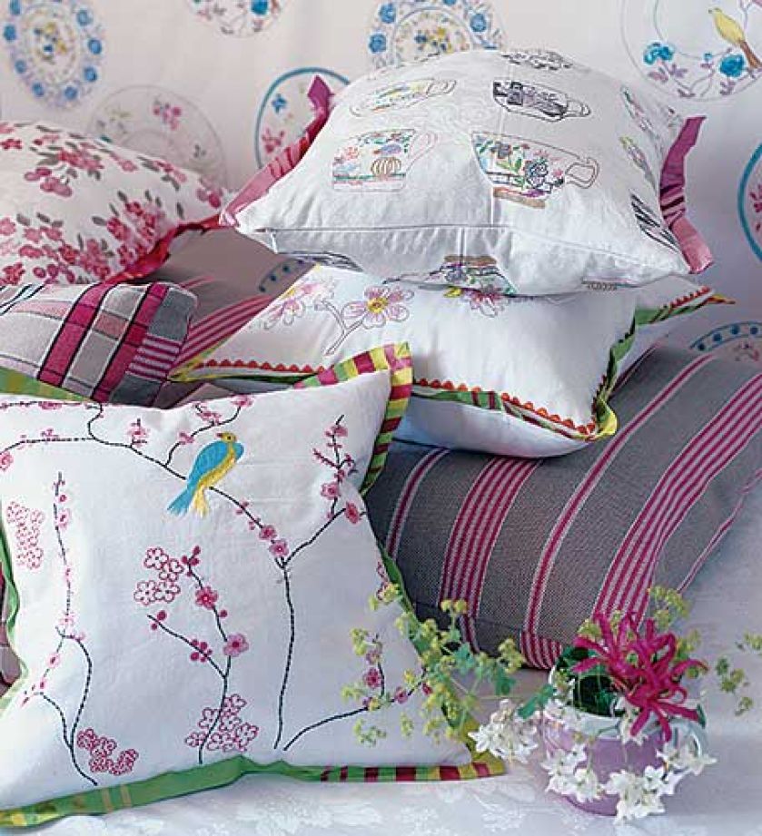 Bawełniane tkaniny z nadrukiem z kolekcji Cherry Orchard firmy Designers Guild kosztują 285 zł/m2. DECODORE