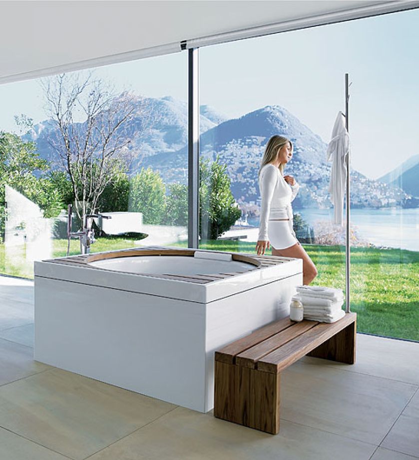 Kosztuje 12 129 zł. Może być z hydromasażem. DURAVIT