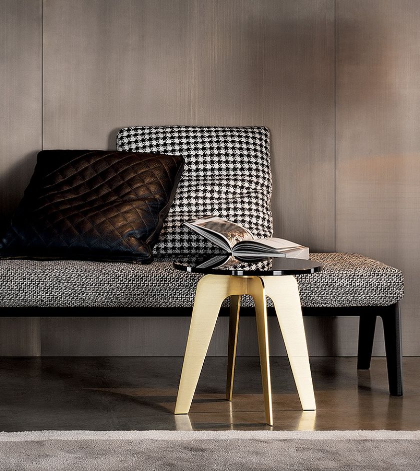 W kolekcji Krik kanapa i stolik kawowy, nowość z Mediolanu, MINOTTI