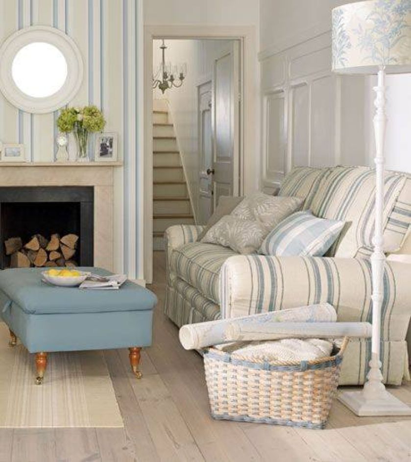 Salon w stylu romantycznym. Przy kominku: ponad 20 aranżacji