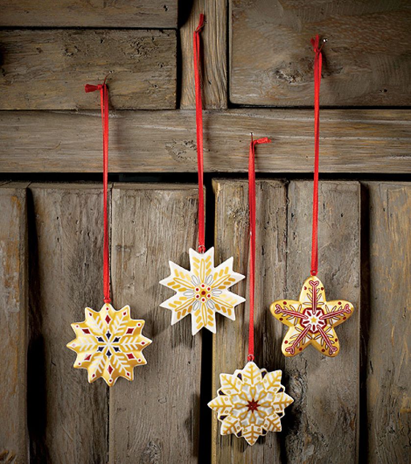 Porcelanowe gwiazdki na choinkę Nostalgic Ornaments, ok. 129 zł/4 szt., Villeroy Boch