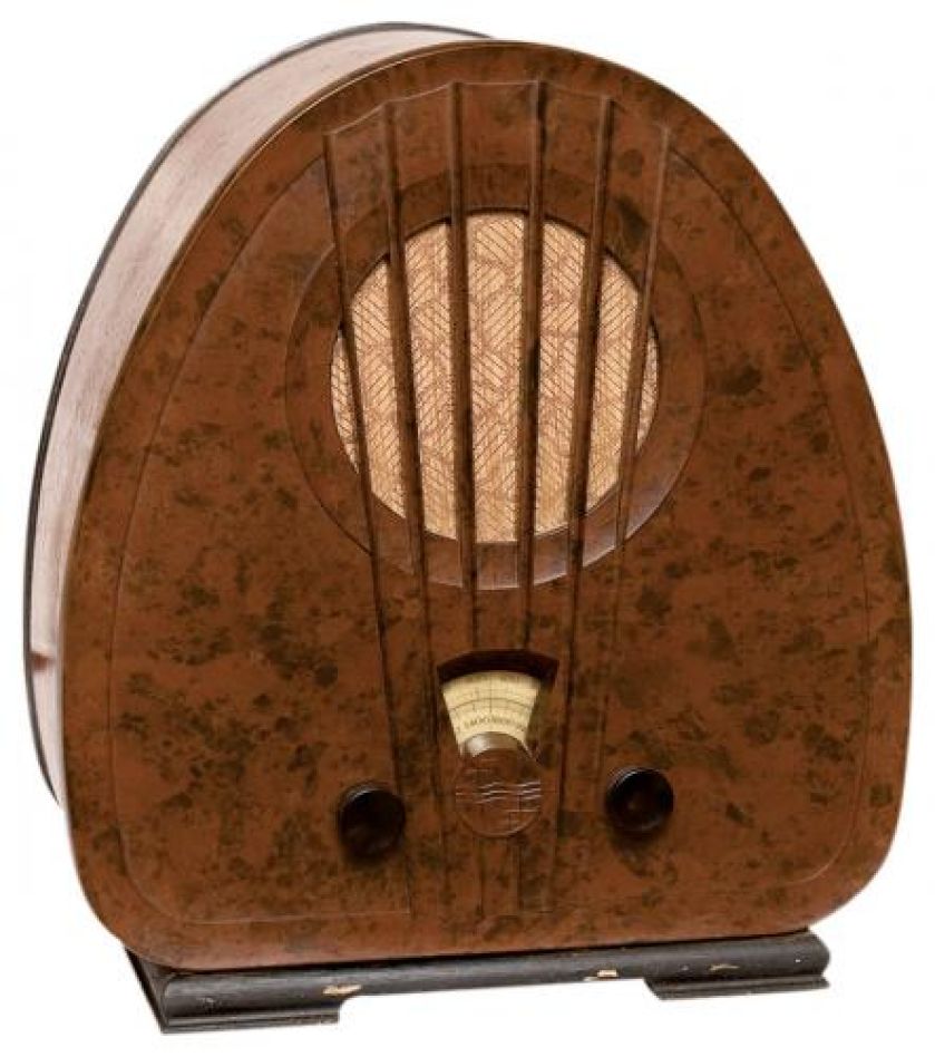 Model 834 (zwany szynką ), producent holenderski Philips, nowość sezony 1930/31 r., skrzynka z philitu (rodzaj