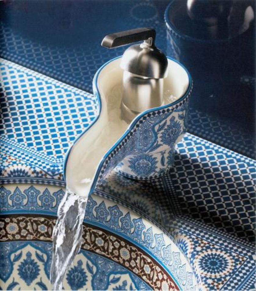 Wzorem mauretańskich mozaik, armaturę Marrakesh zaprojektowano w kolorach bieli i błękitu. Zapłacimy za nią 3500 zł. KOHLER