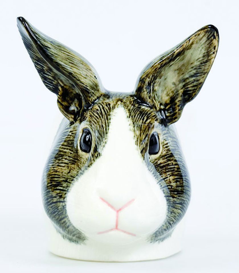 Zajączki wielkanocne dźwigają smakołyki, obejmują serwetki, świecą, zdobią i służą jako siedzenie. Co jeszcze mają za uszami?