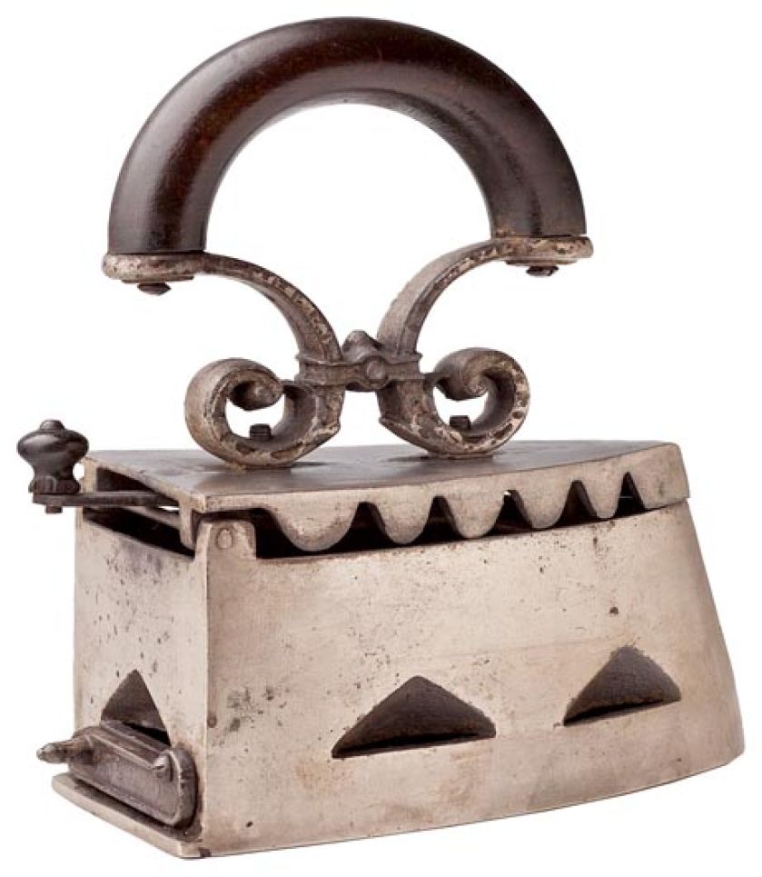 Żelazko na węgiel drzewny, żeliwo niklowane, Niemcy, koniec XIX w., Muzeum Narodowe we Wrocławiu