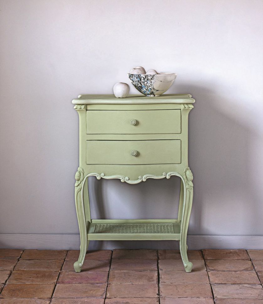 Stoliczek pomalowany na miętową zieleń, farbyanniesloan.pl