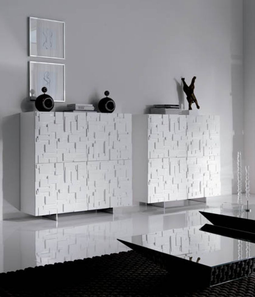 Od Cattelan Italia – 3266 euro. STUDIO ITALIA