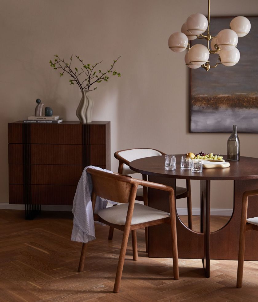 dekoracja ściany w jadalni