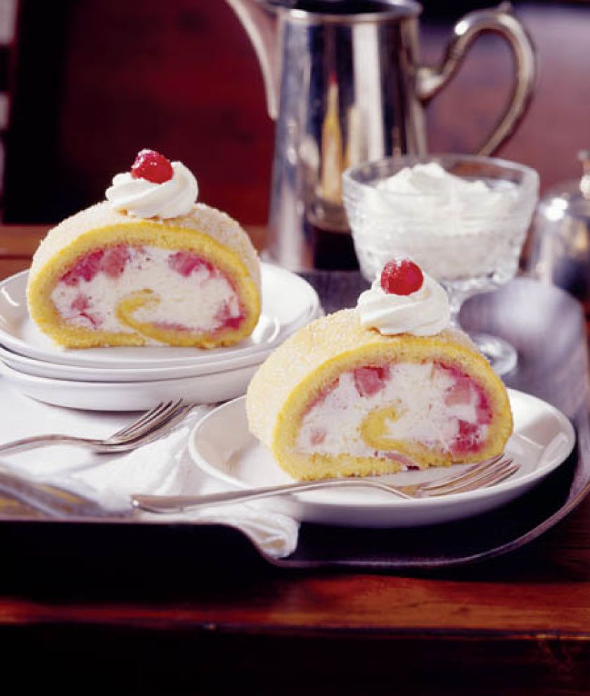 Rolada z sernikiem rabarbarowym. Rabarbarowa uczta