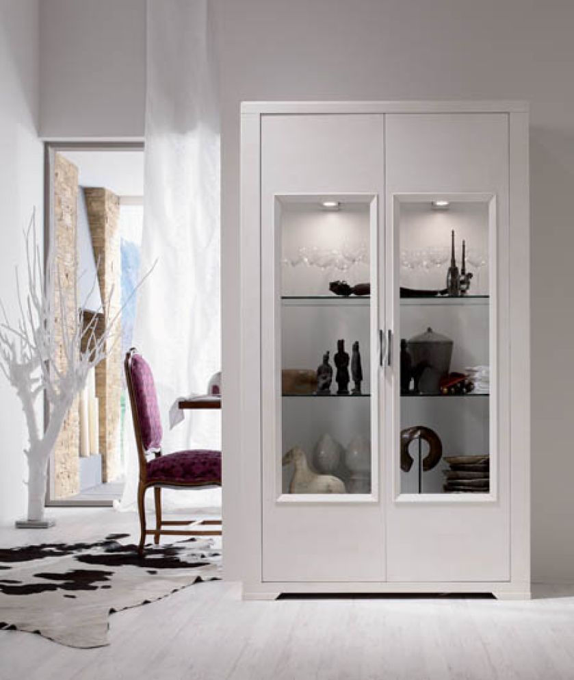 Kolekcja Eleganza. SELVA. Witryny i serwantki