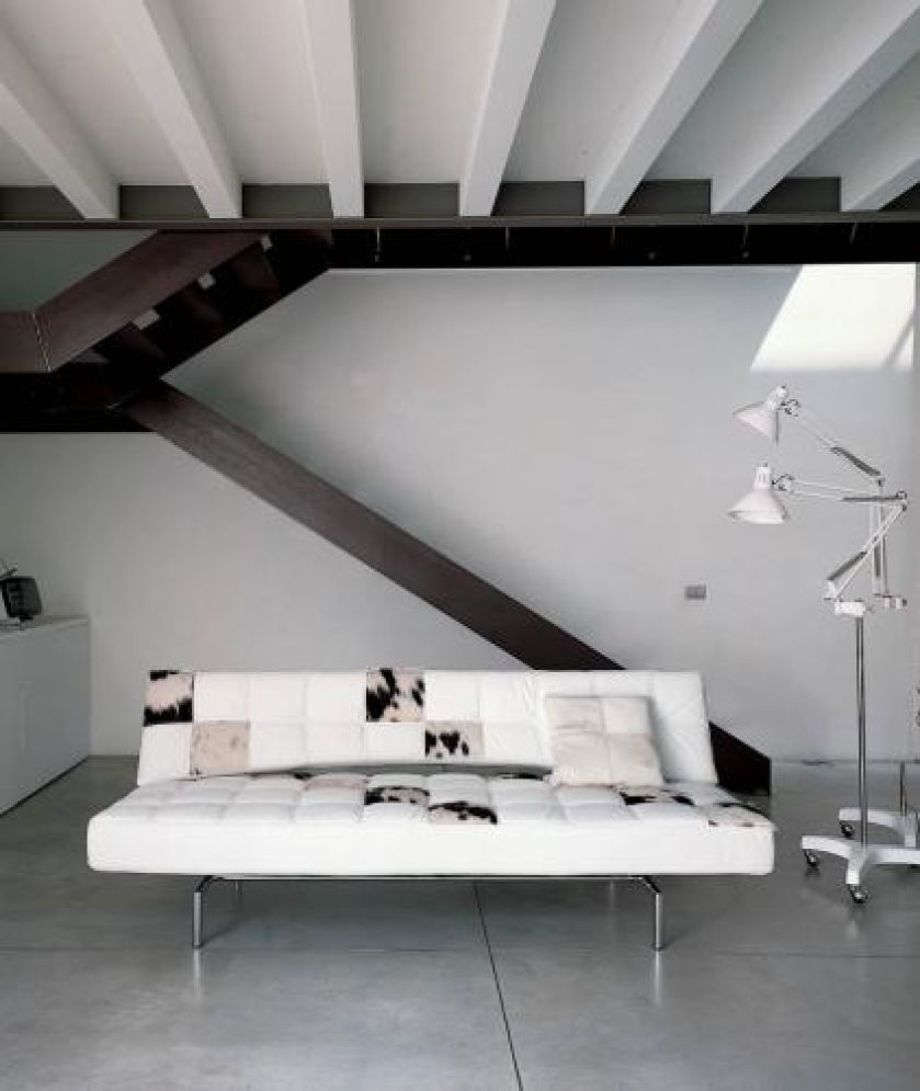 Pierrot King po rozłożeniu będzie łóżkiem. BONALDO