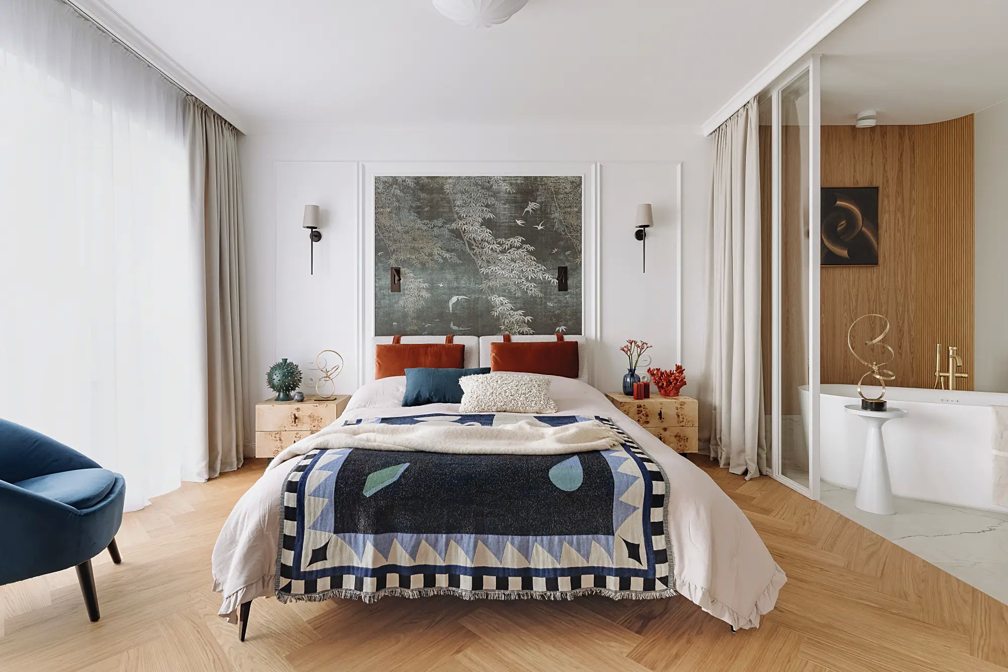 elegancka sypialnia w mieszkaniu nad morzem