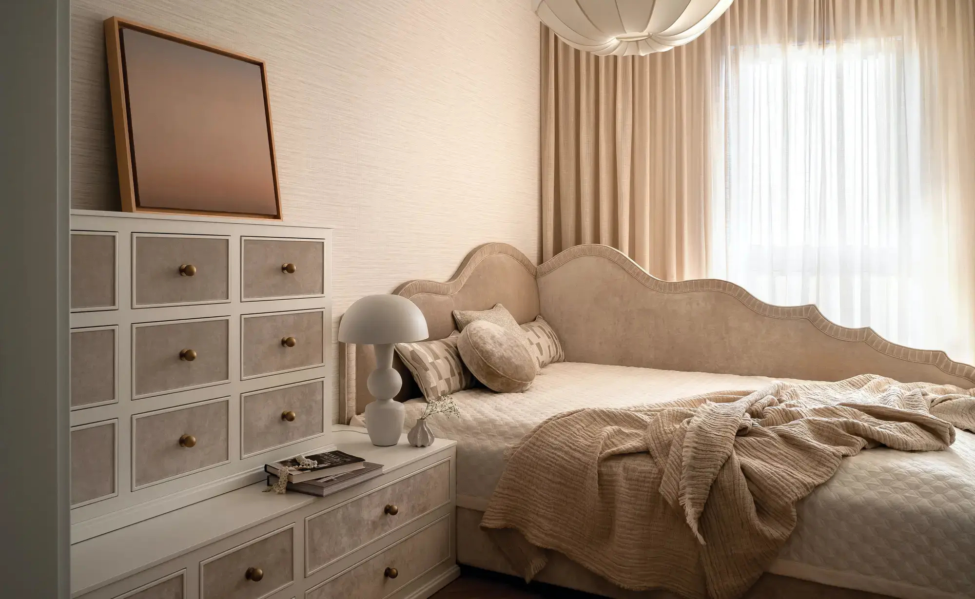 luksusowa kobieca sypialnia modern classic