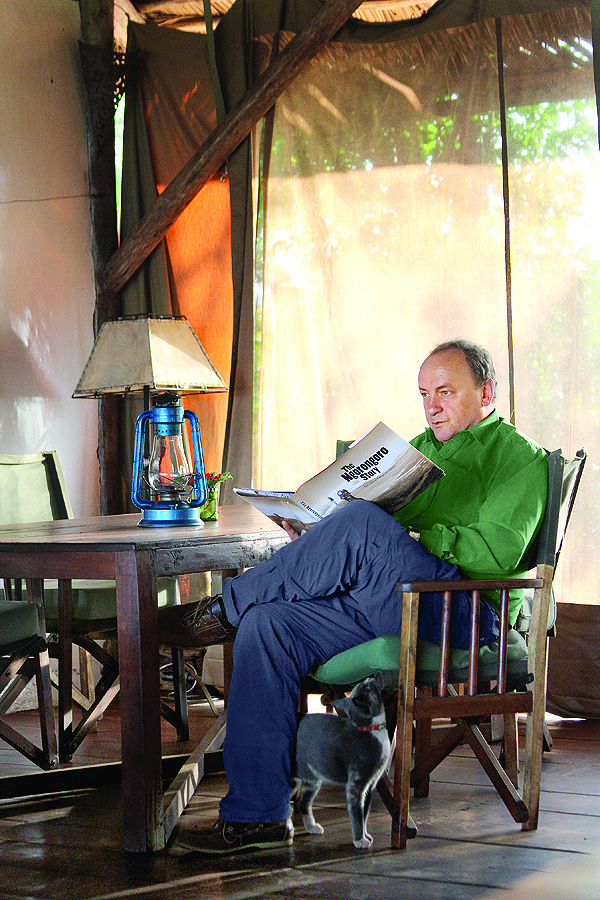 Janusz Leon Wiśniewski. Janusz Wiśniewski pisze po godzinach