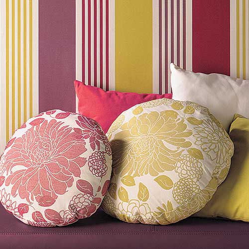 Materiał Florida w kwiaty (227 zł/m2) i tkanina Tampa w pasy (269 zł/m2). FONZI